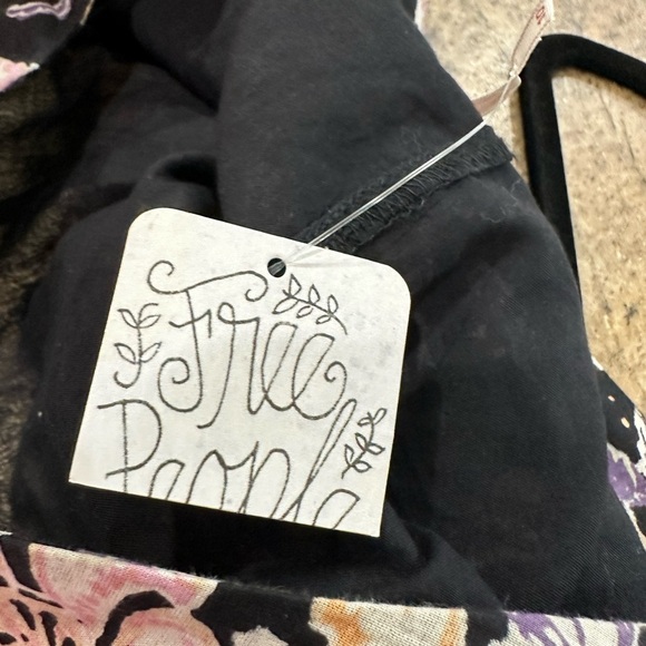 NWT FREE PEOPLE
End Of The Island Floral Godet Skirt - Picture 3 of 5